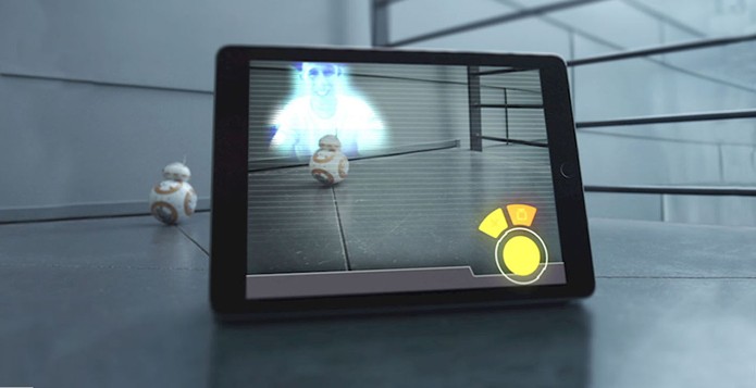 Robô pode gravar e reproduzir mensagens holográficas na tela do celular (Foto: Reprodução/Sphero)