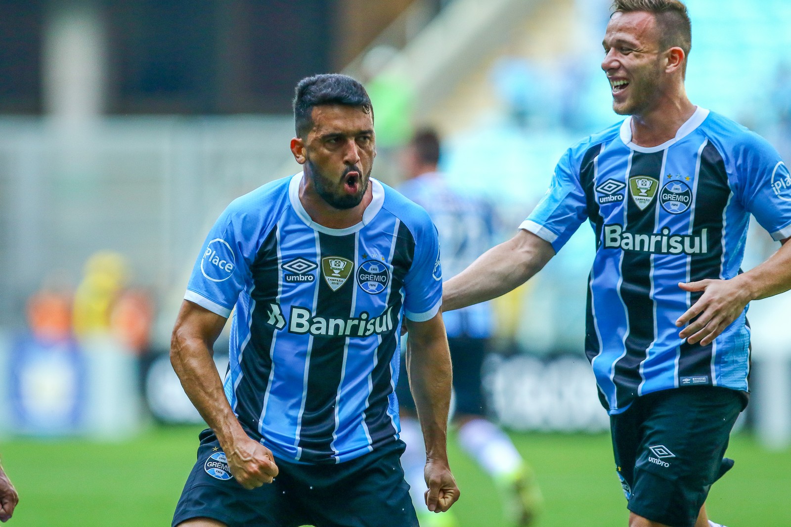 Líder no Grêmio, Edílson esquece demissão do Bota: Ressentimento algum