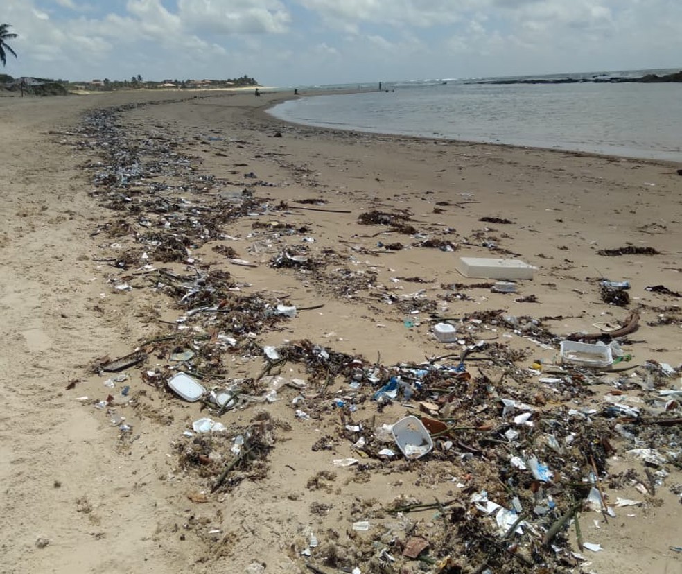 Tabatinga N&iacute;sia Floresta Praia Grande Natal RN lixo &mdash; Foto: Divulga&ccedil;&atilde;o