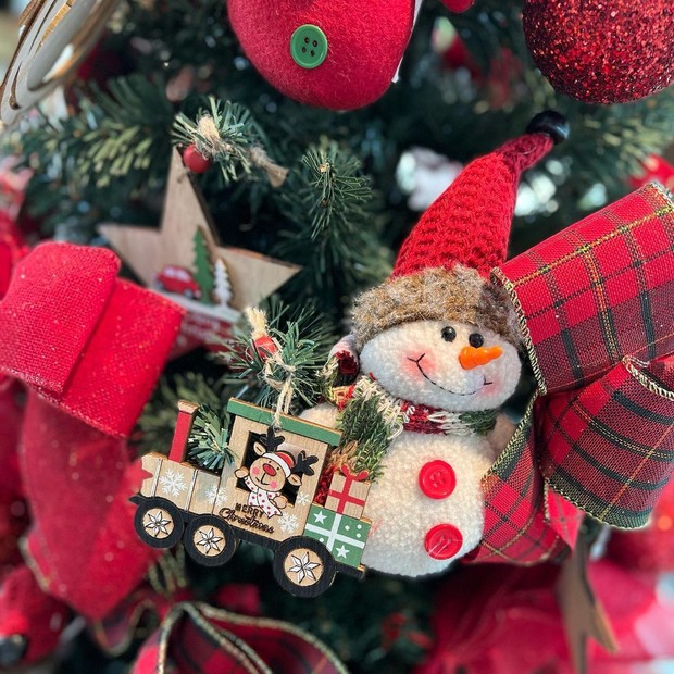 Detalhes da árvore de Natal de Thais Fersoza (Foto: Reprodução/Instagram)