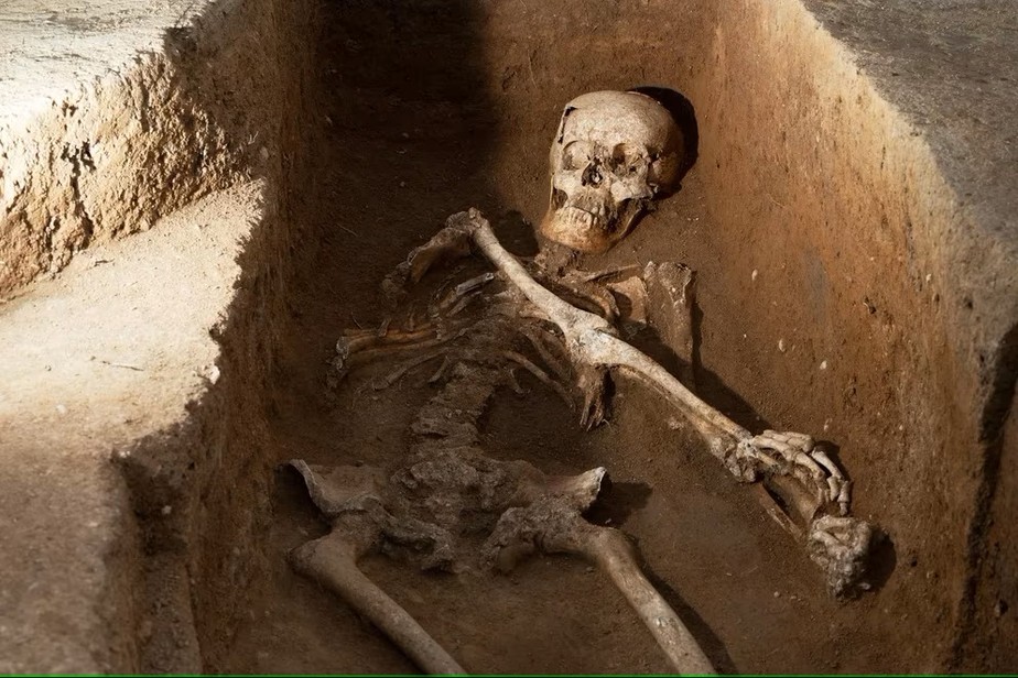 Esqueleto de jovem do século 17 que morreu aos 15 ou 16 anos foi escavado na cidade histórica de St. Mary, em Maryland (EUA)