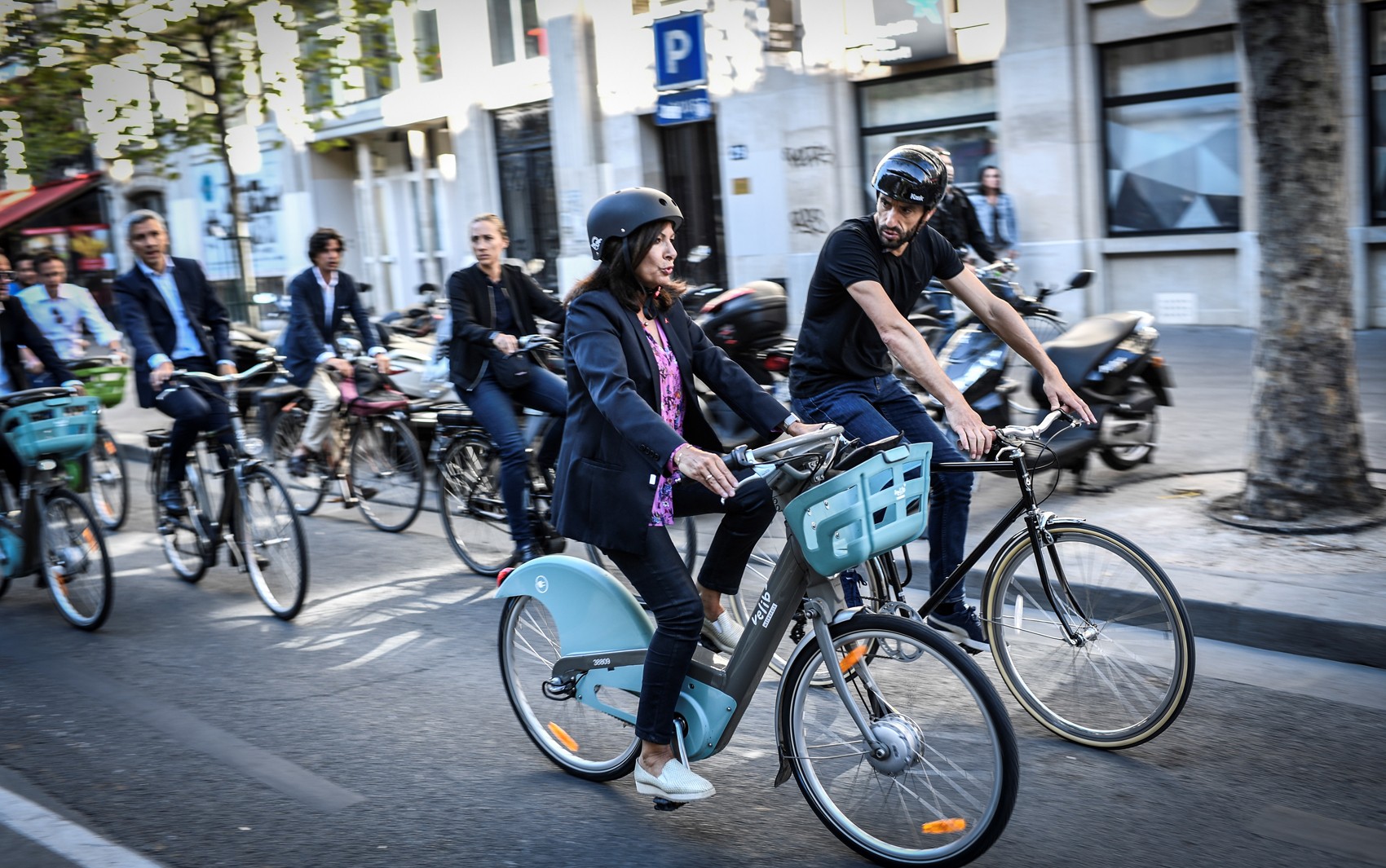 Prefeita de Paris quer cidade exclusiva para ciclistas, mas os desafios são grandes thumbnail