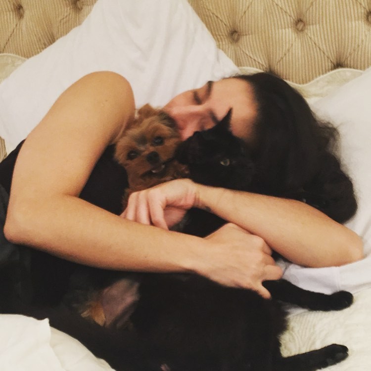 Franciely Freduzeski e seus pets (Foto: Reprodução/Instagram)