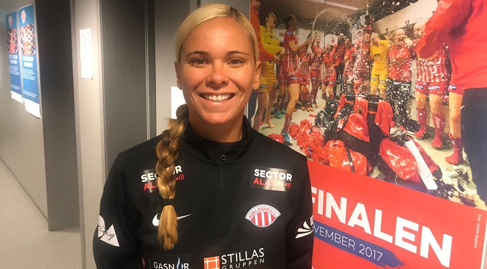 Christiane Lessa, nova técnica do Avaldsnes, da Noruega (Foto: Arquivo Pessoal)