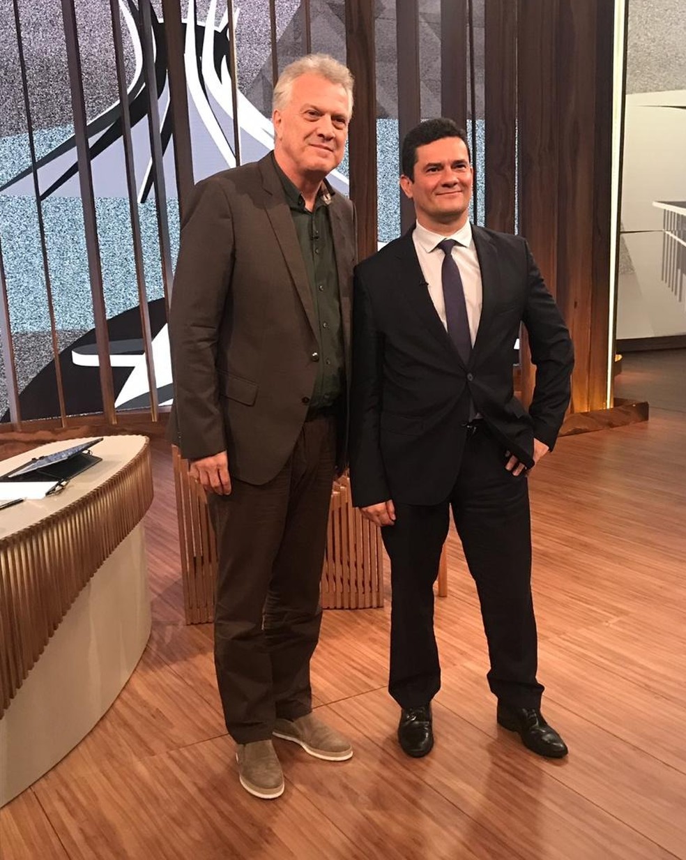 Pedro Bial e Sergio Moro em gravação do 'Conversa com Bial' que será exibido na estreia da nova temporada: dia 9/4 — Foto: TV Globo
