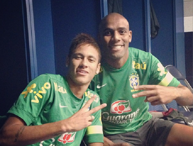 Neymar e Maicon antes de treino da seleção em Boston (Foto: Reprodução / Instagram)