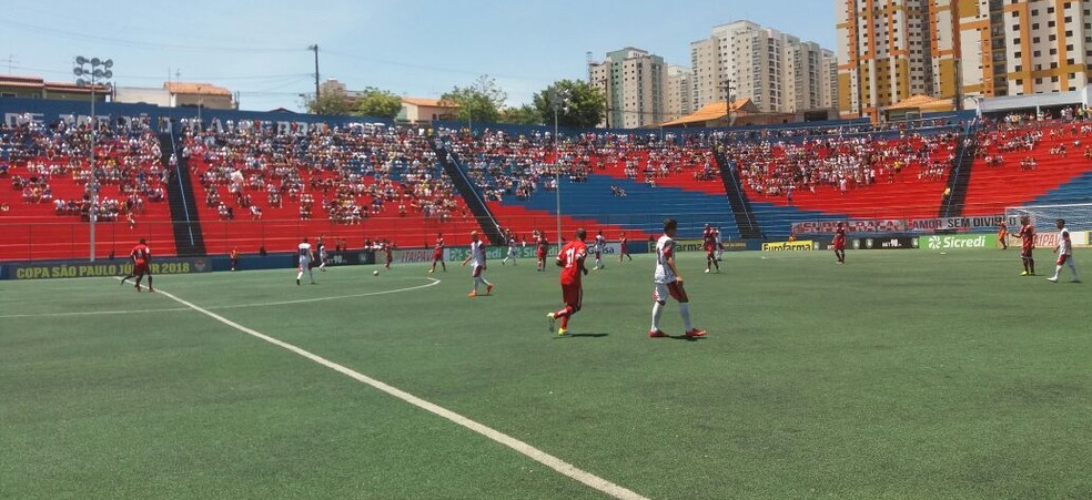 Taboão da Serra e São Paulo Crystal ficaram no 1 a 1 na estreia na Copinha (Foto: Geraldo Varella / FPF)