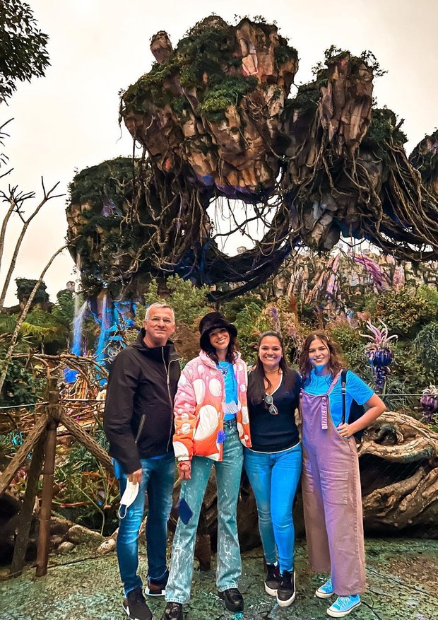Bruna Marquezine está com a família em Orlando (Foto: Reprodução/Instagram)