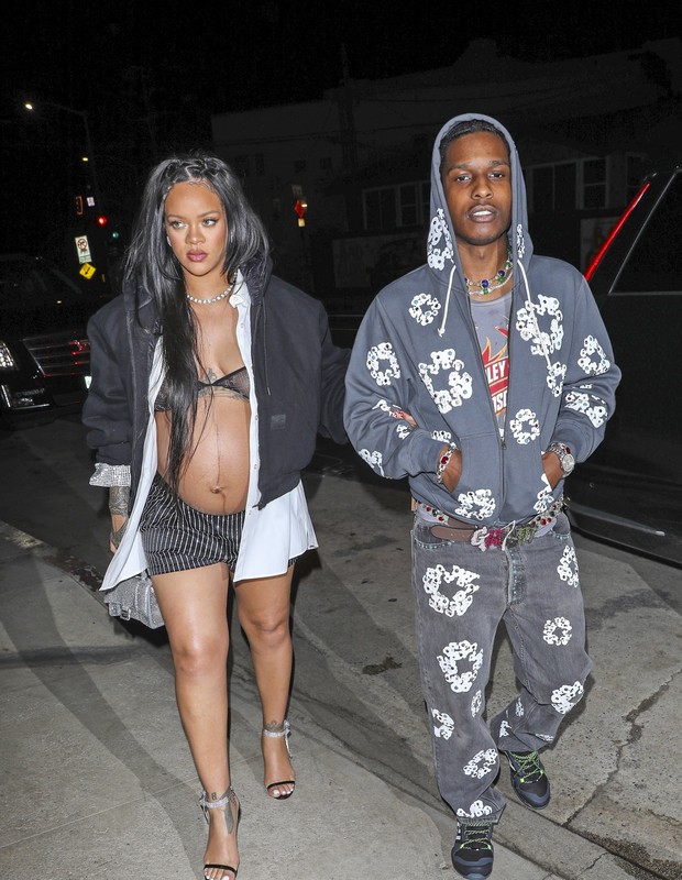 Rihanna e A$AP Rocky saem para jantar na Califórnia (Foto: The Grosby Group)