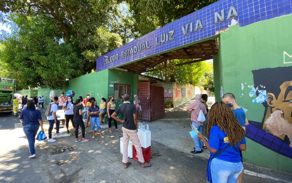 Taxa de absten&ccedil;&atilde;o do primeiro dia de Enem na Bahia foi de 51% &mdash; Foto: Camila Oliveira / TV Bahia