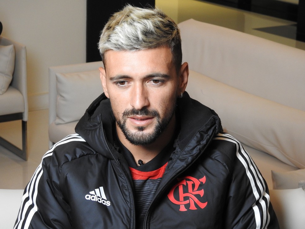 Arrascaeta em entrevista exclusiva ao ge antes de Flamengo x Al Hilal &mdash; Foto: Fred Gomes