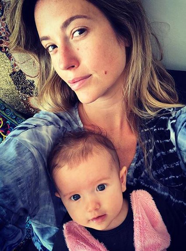 Juliana Didone está encantada com a pequena Liz, de 4 meses (Foto: Reprodução/Instagram)