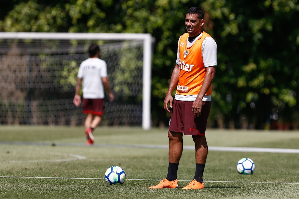 Diego Souza será relacionado para jogo do São Paulo; Rodrigo Caio e Reinaldo estão fora