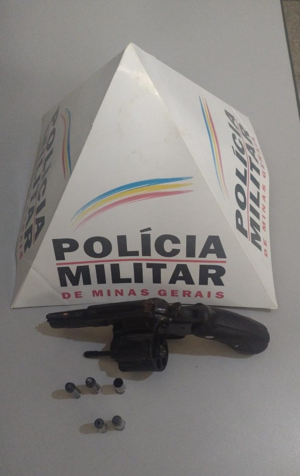 Ap&oacute;s discuss&atilde;o, mulher de 30 anos &eacute; morta com tiro pelo pr&oacute;prio pai em Divisa Nova (MG) &mdash; Foto: Divulga&ccedil;&atilde;o/Pol&iacute;cia Militar 