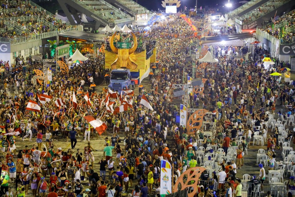 Boi Manaus re&uacute;ne mais de 20 mil pessoas na segunda noite | Amazonas | G1