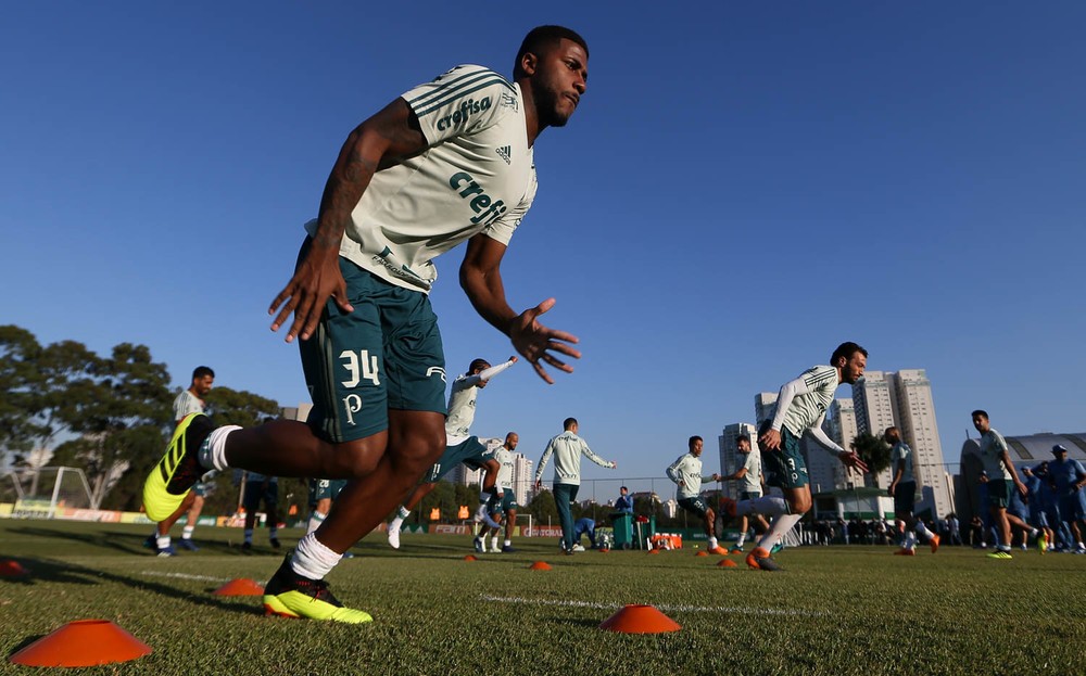 De volta de empréstimo, Emerson Santos espera nova chance no Palmeiras de Luxemburgo