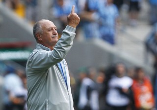 Felipão reforça sina e é mais um ídolo a falhar e manter o Grêmio em jejum