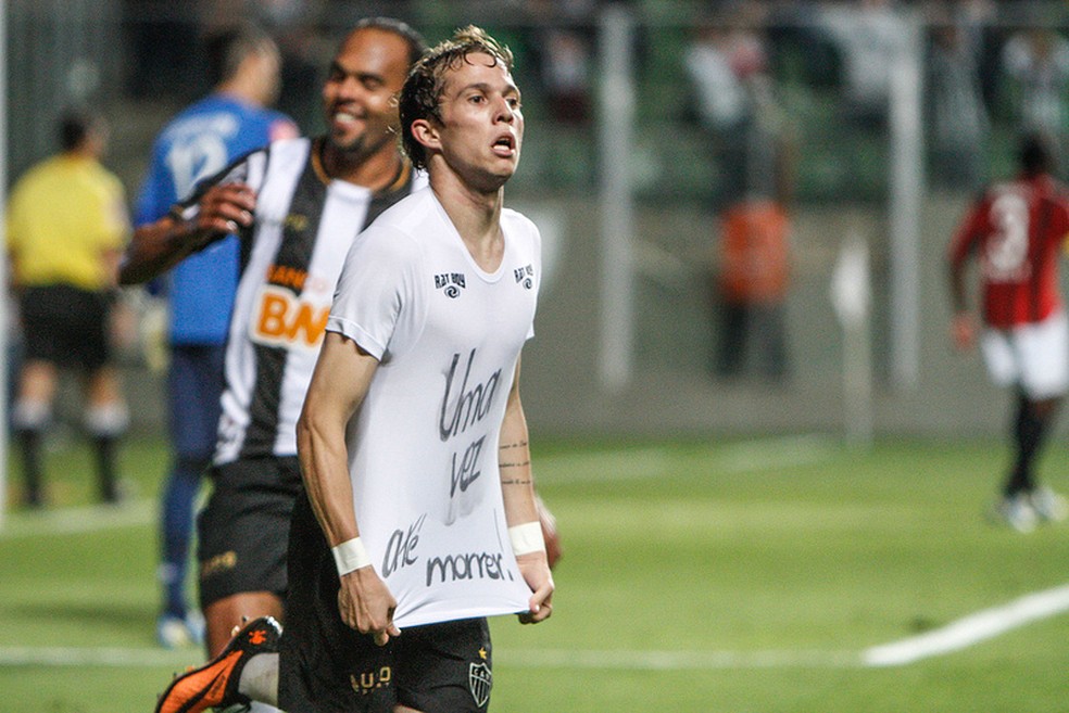 Bernard homenageou a torcida do Galo quando marcou em sua despedida: "Uma vez até morrer" — Foto: Bruno Cantini / Flickr do Atlético-MG