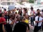 Educadores fazem vigília em frente à ALE-AL contra o projeto Escola Livre