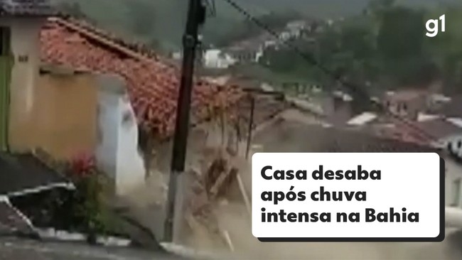 Vdeo registra momento que casa desaba totalmente no sul da BA