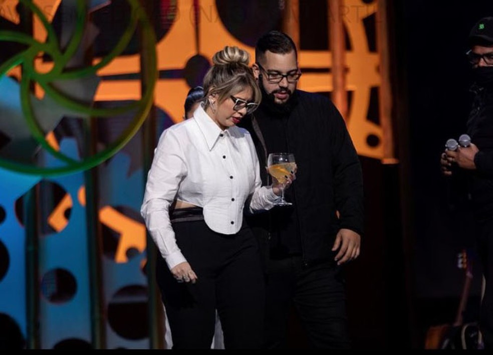 Marília e Henrique durante gravação do espetáculo As Patroas — Foto: Reprodução/Redes Sociais