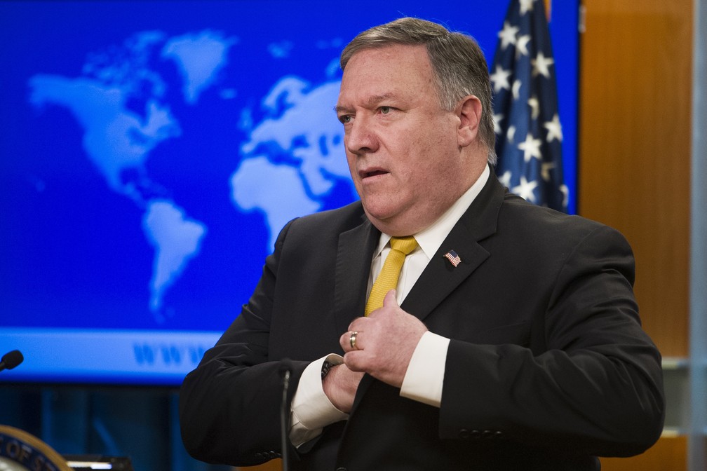 Mike Pompeo fala sobre decisão da Corte Internacional de Justiça a respeito de sanções contra o Irã — Foto: Cliff Owen/AP