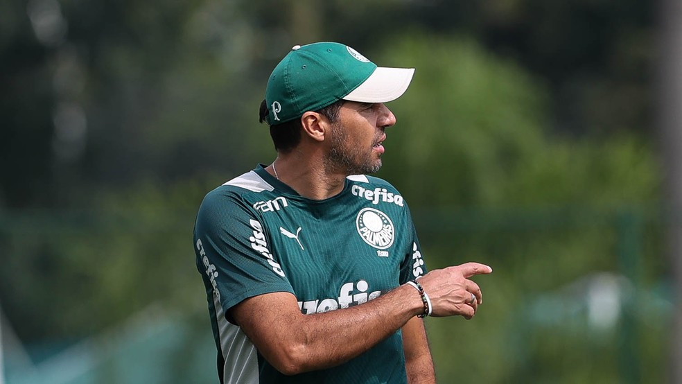 Abel Ferreira comanda treino do Palmeiras na Academia de Futebol — Foto: Cesar Greco/Palmeiras