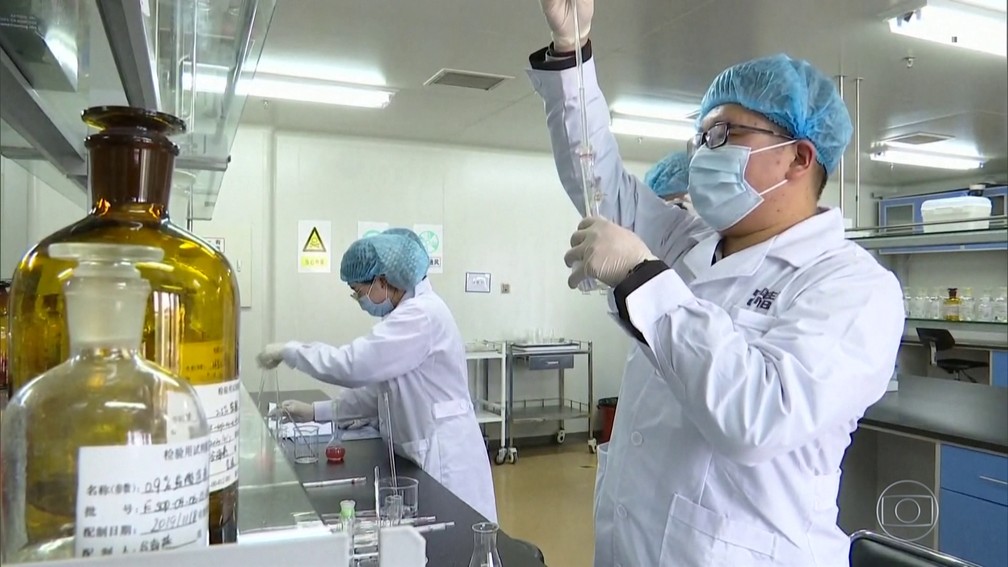 Anvisa autoriza fase 3 de testes de vacina chinesa contra o novo coronavírus — Foto: Jornal Nacional/ Reprodução
