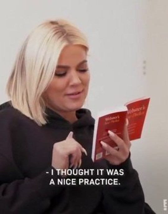 Kanye West e Kim Kardashian brincam de destacar palavras positivas no dicionário (Foto: Reprodução/ Twitter)
