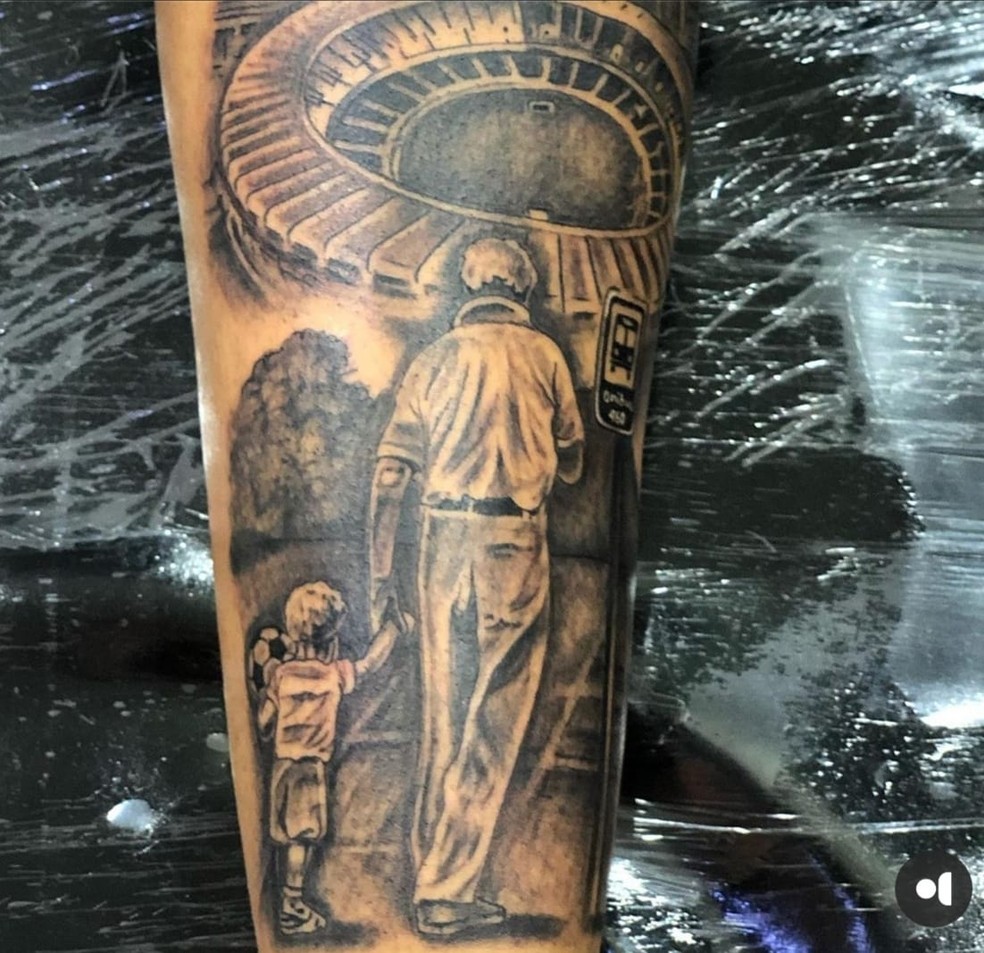 Tatuagem de Gomes em homenagem ao avô — Foto: Arquivo pessoal