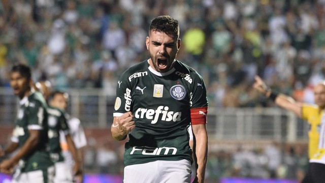 Bruno Henrique festeja o empate no Dérbi