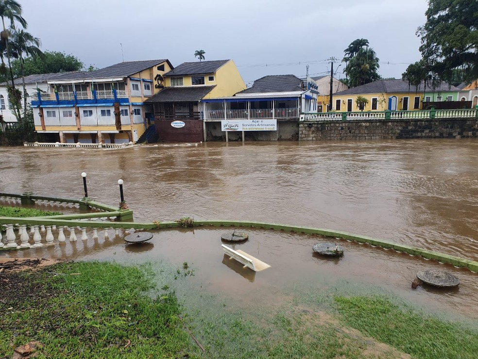 Regi&atilde;o central foi a mais atingida, segundo Defesa Civil &mdash; Foto: Vanessa Rumor/RPC