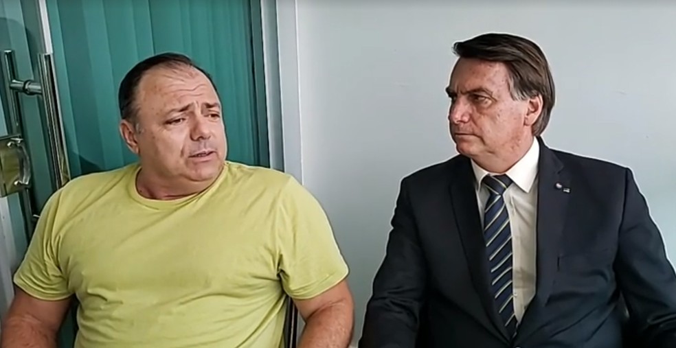 Eduardo Pazuello e Jair Bolsonaro durante encontro em outubro — Foto: Reprodução