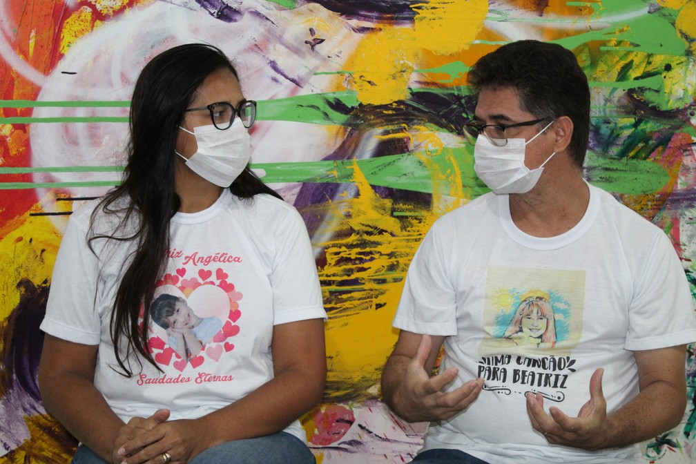 Pais da menina Beatriz, Lúcia Mota e Sandro Romilton lutam por justiça — Foto: Emerson Rocha /G1 Petrolina