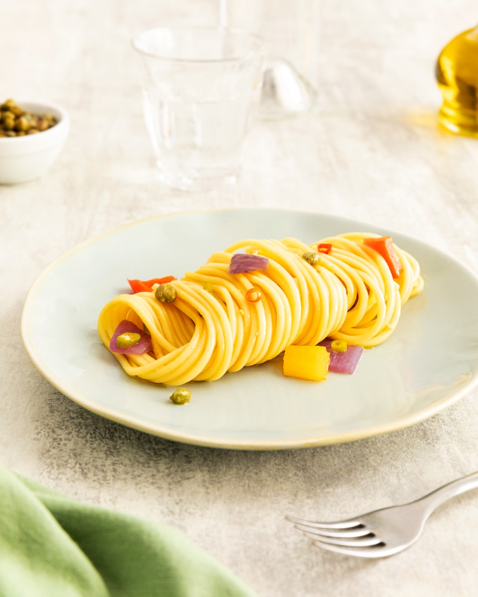 Mais grosso do que o spaghetti, o spaghettoni entrega um sabor encorpado para o prato — Foto: Barilla / Divulgação