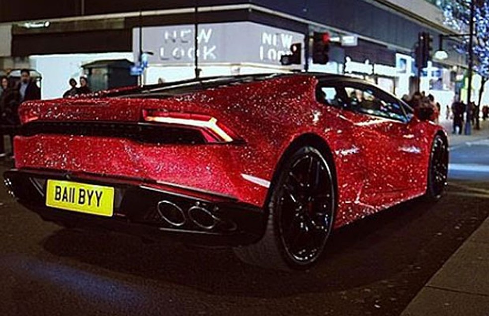 Lamborghini foi estilizado por milionária russa que vive em Londres (Foto: Reprodução/Instagram/@dradionova)