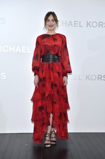 Dakota Johnson: queridinha de Anna Wintour, a estrela de '50 Tons de Cinza' já foi capa da Vogue US e Vogue UK, e tem um dos estilos mais autênticos – e uma das franjas mais copiadas – de Hollwood. Aqui, ela veste Michael Kors em evento do estilista
