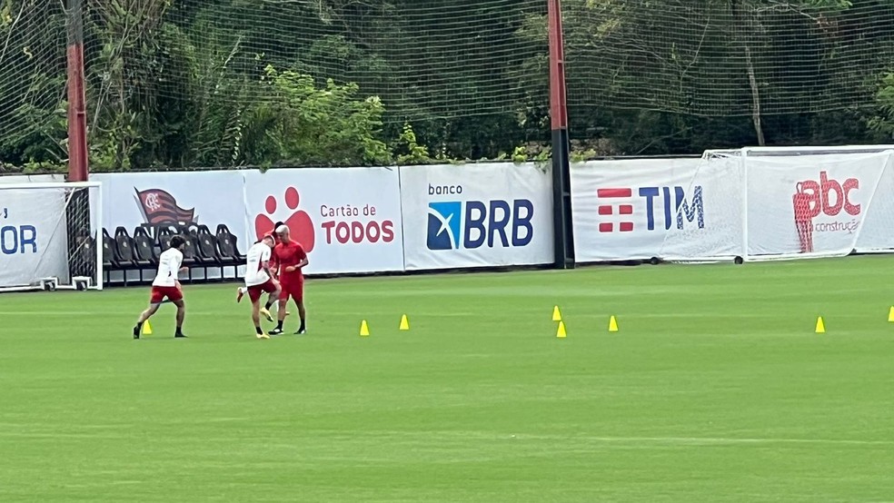 Gabigol vai a campo, e Flamengo inicia treinos na semana da final do Carioca
