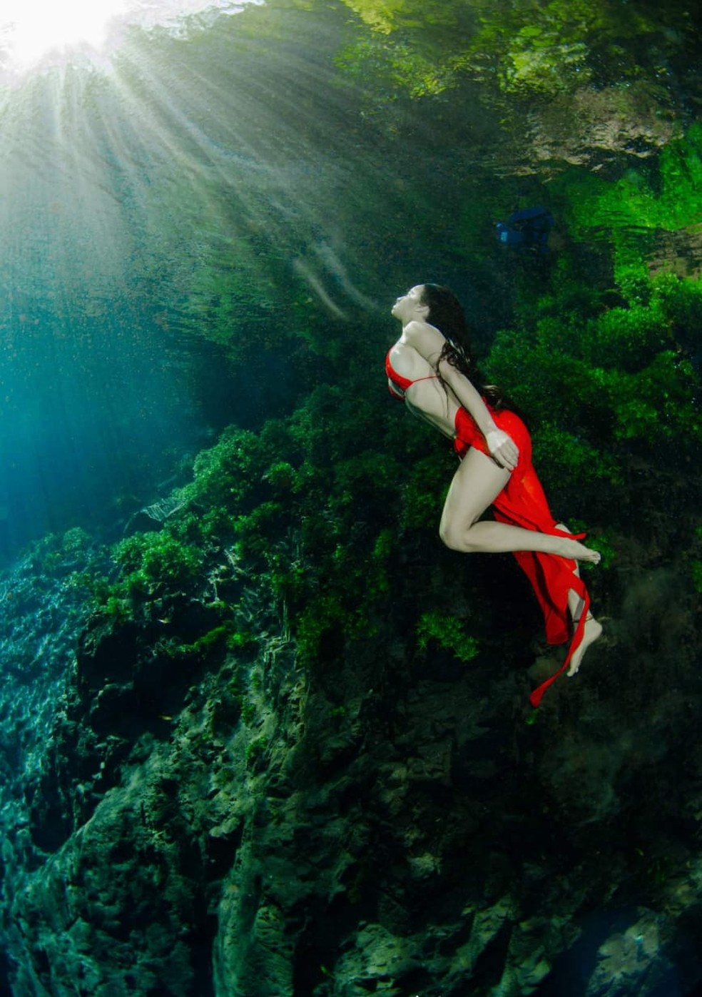 Fotografo subaquático escolhe caverna inundada de Jardim (MS) para realizar ensaio — Foto: Ruver Bandeira/Foto