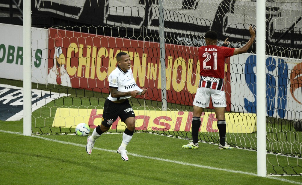 Fausto analisa o que mudou no Corinthians com chegada de Mano Menezes:  Trabalhamos a parte tática