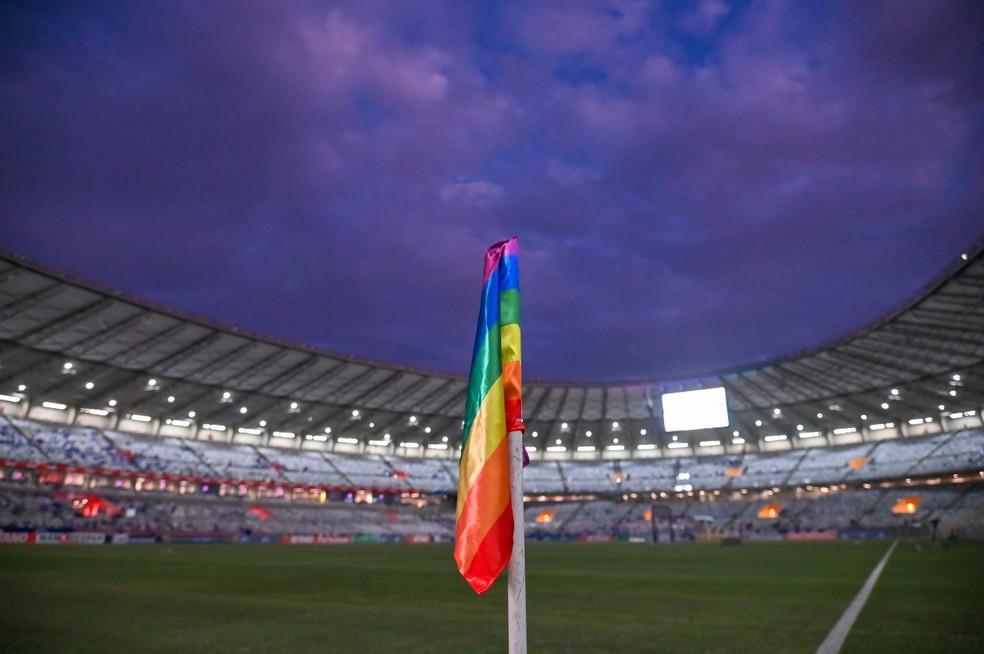 Torcedores LGBTQIAP+ de Atlético-MG, América-MG e Cruzeiro lutam contra preconceito; veja vídeo