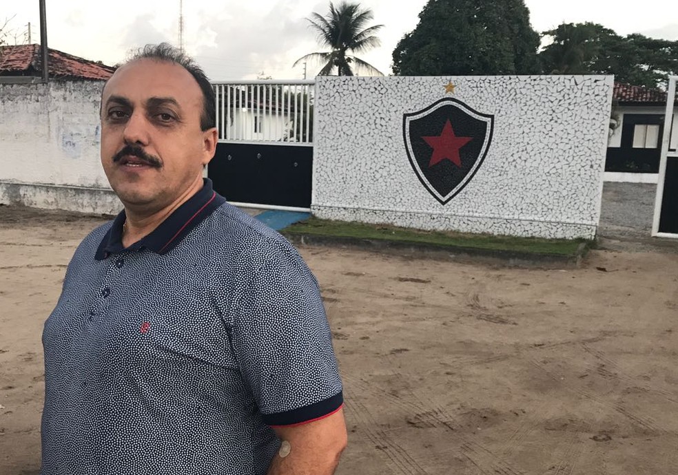 Zezinho Botafogo admite um Campeonato Paraibano mais enxuto, mas pede que todos os clássicos sejam realizados aos domingos (Foto: Lucas Barros / GloboEsporte.com/pb)