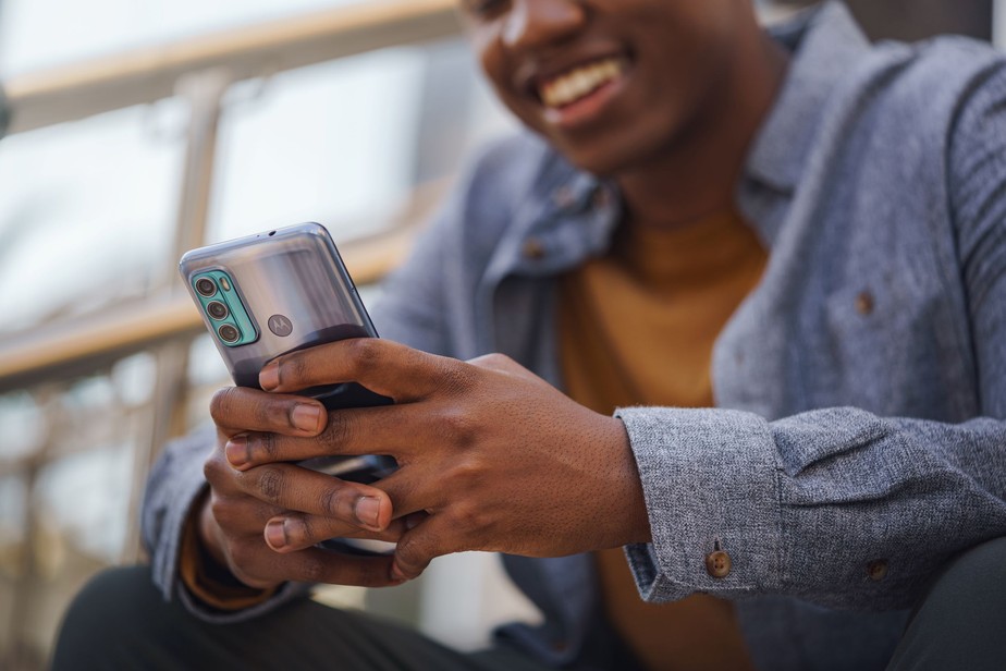 Motorola lança Moto G60 no Brasil por R$ 2.699; bateria dura até 54 horas