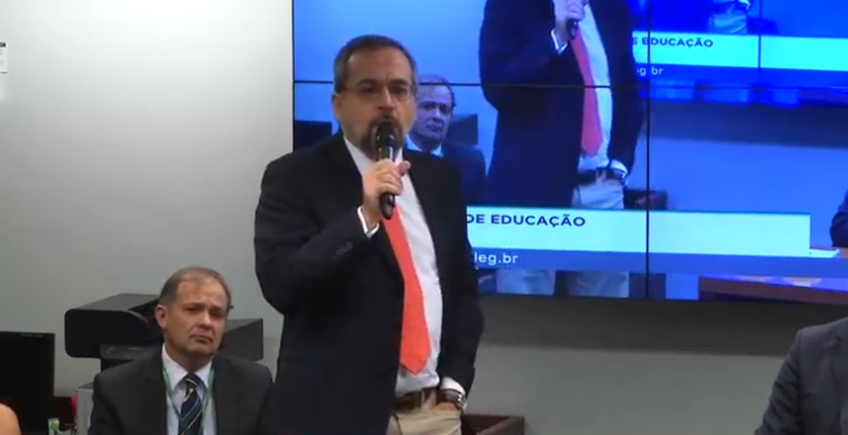 Weintraub reafirma existência de ‘plantações de maconha’ e ‘laboratórios de droga’ nas universidades federais em comissão na Câmara