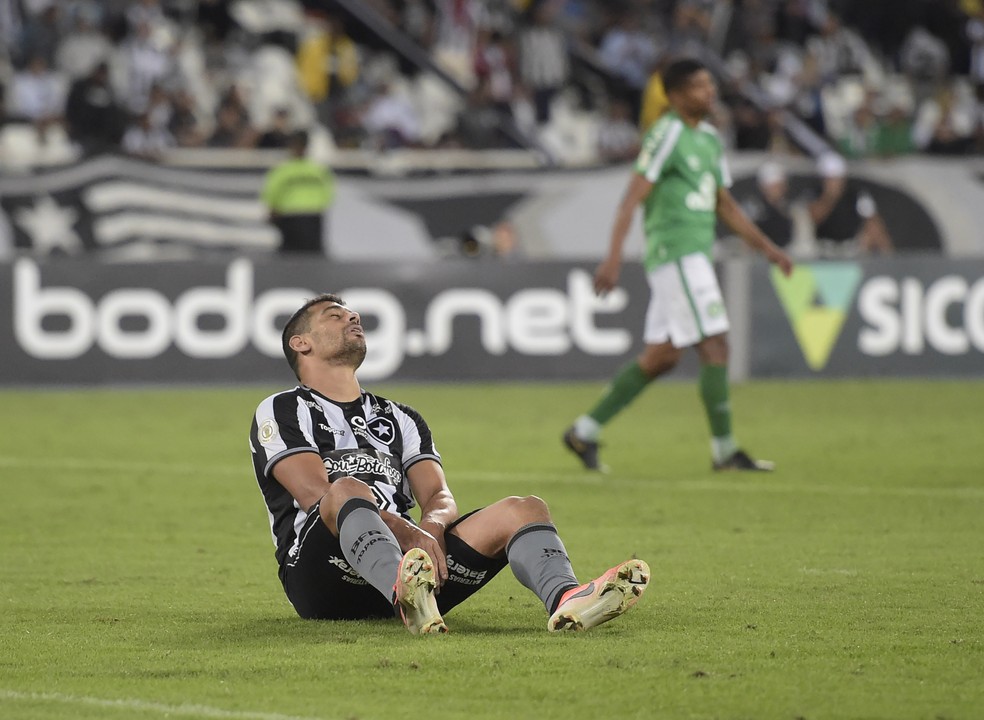 Diego Souza lamenta empate por 0 a 0 com a Chapecoense — Foto: André Durão