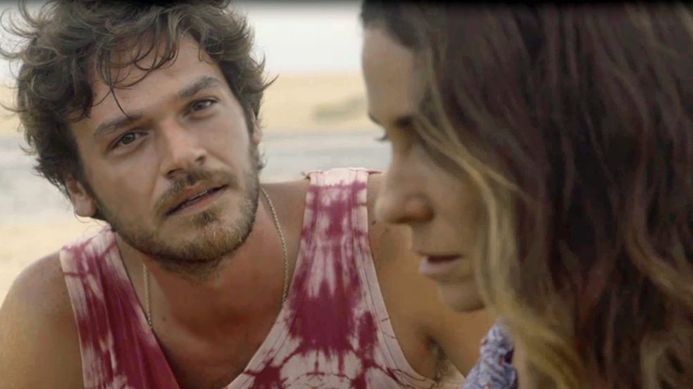 Beto quer saber de Luzia se ela espera um filho dele (Foto: TV Globo)