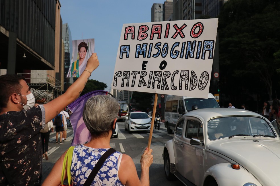 Ato pelo Dia das Mulheres na Avenida Paulista em São Paulo (SP), nesta terça-feira (8).  — Foto: ALLISON SALES/FUTURA PRESS/ESTADÃO CONTEÚDO