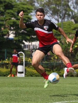 Osvaldo treino São Paulo (Foto: Rubens Chiri / São Paulo)