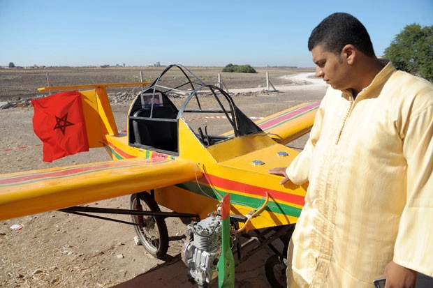 Aeronave alcança a velocidade de 200 Km/h e pode voar a uma altitude de 33 metros. (Foto: Abdelhak Senna/AFP)