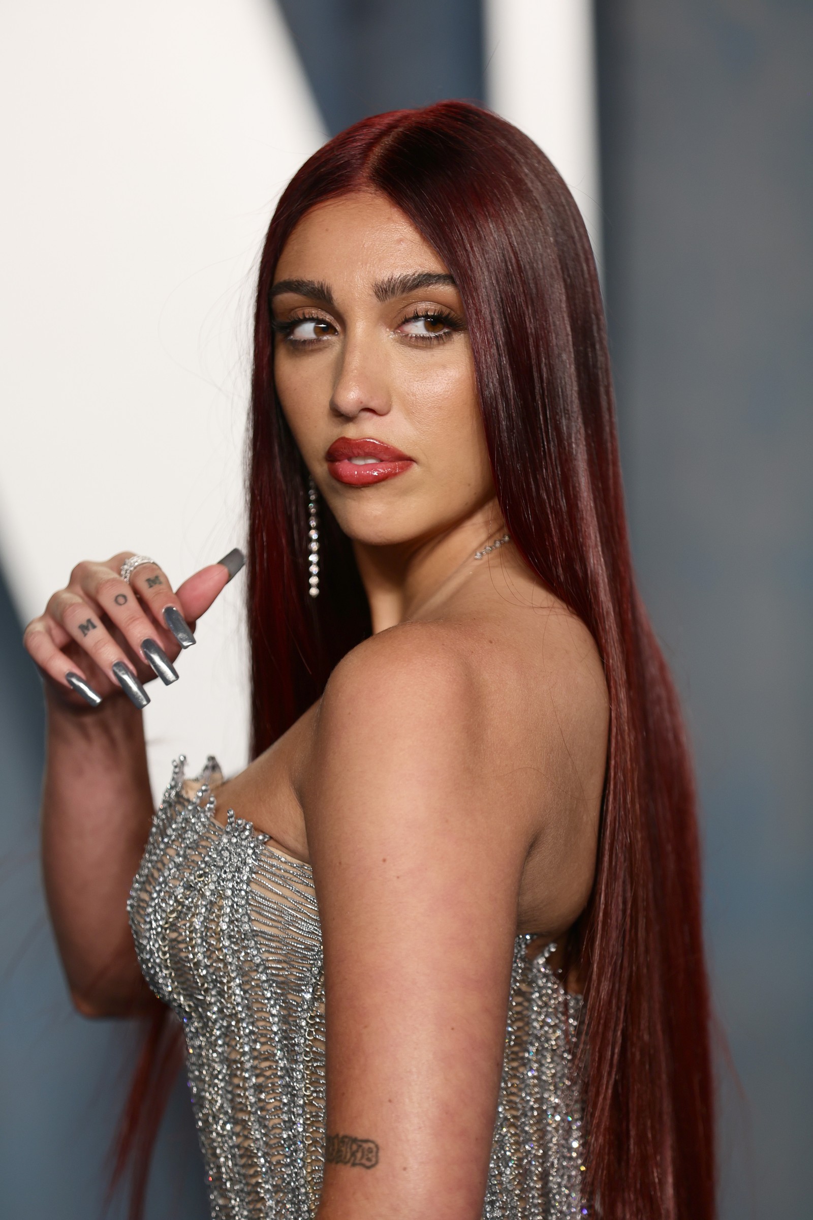 Lourdes Leon com cabelo ruivo avermelhado — Foto: Getty Images